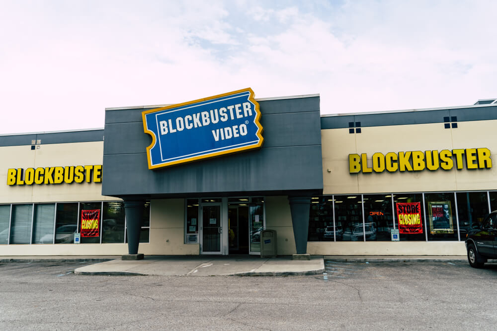 empresa blockbuster como exemplo de marca que faliu por causa do ambinete de marketing tecnologico